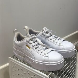 NEW Puma White Sneakers Minimalist Design Low-Top